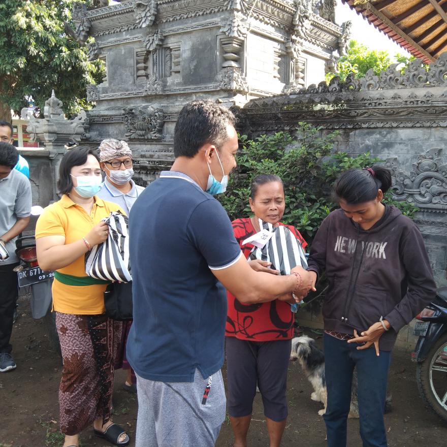 Bakti Sosial Di Pura Puseh Pulukan