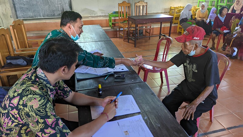 Penyerahan BLTDD (Bantuan Langsung Tunai Dana Desa)