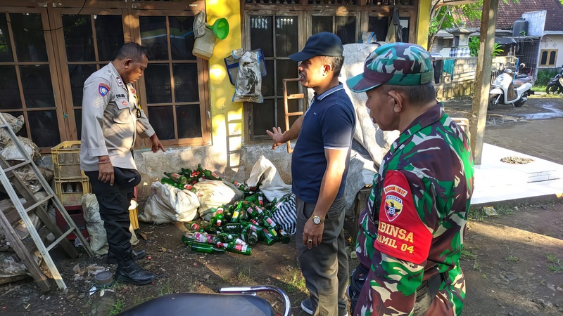 Kegiatan PSN Serentak di Desa Pulukan untuk Pencegahan Penyakit Demam Berdarah