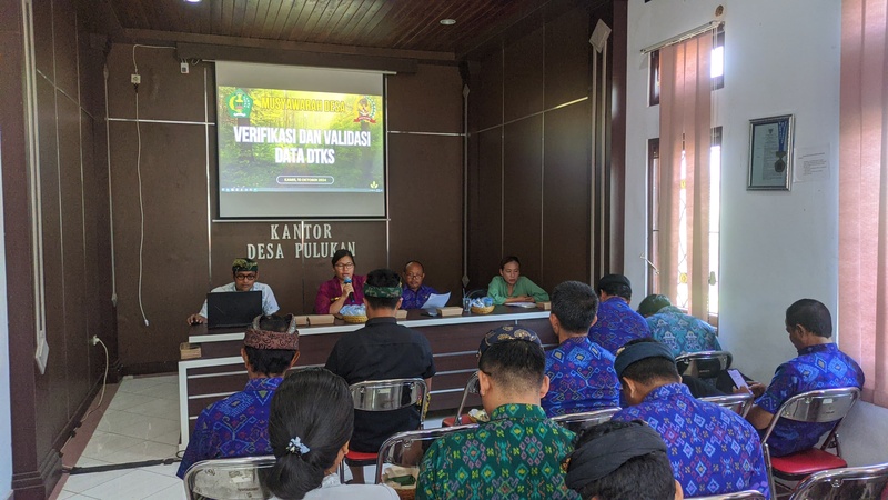 Musyawarah Desa Verifikasi dan Validasi Anggota LPHD yang Terdaftar pada Data DTKS