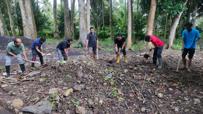 Kegiatan Jumat Bersih di Agro Wisata Desa Pulukan