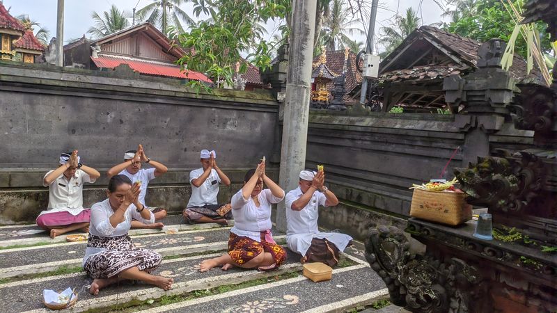 Persembahyangan Bersama Rahina Purnama Sasih Kesanga