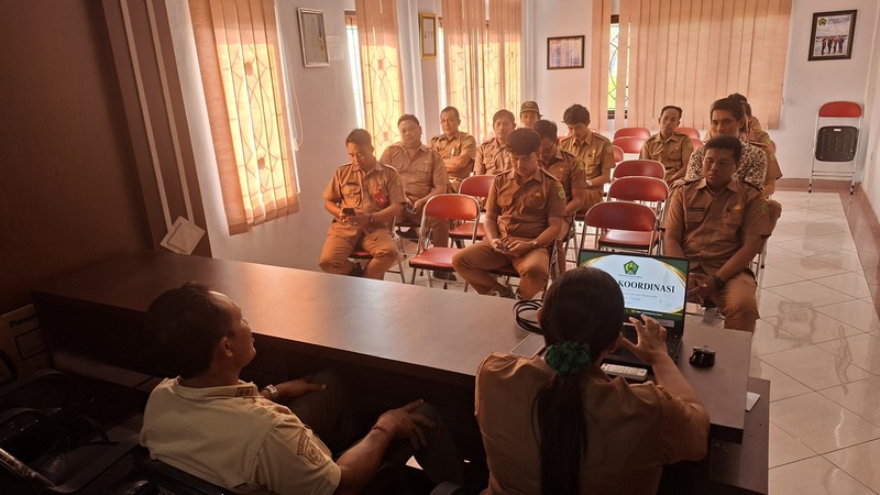 Rapat Koordinasi Bahas SPJ, Program Kerja, dan Kedisiplinan Kerja Kantor Desa